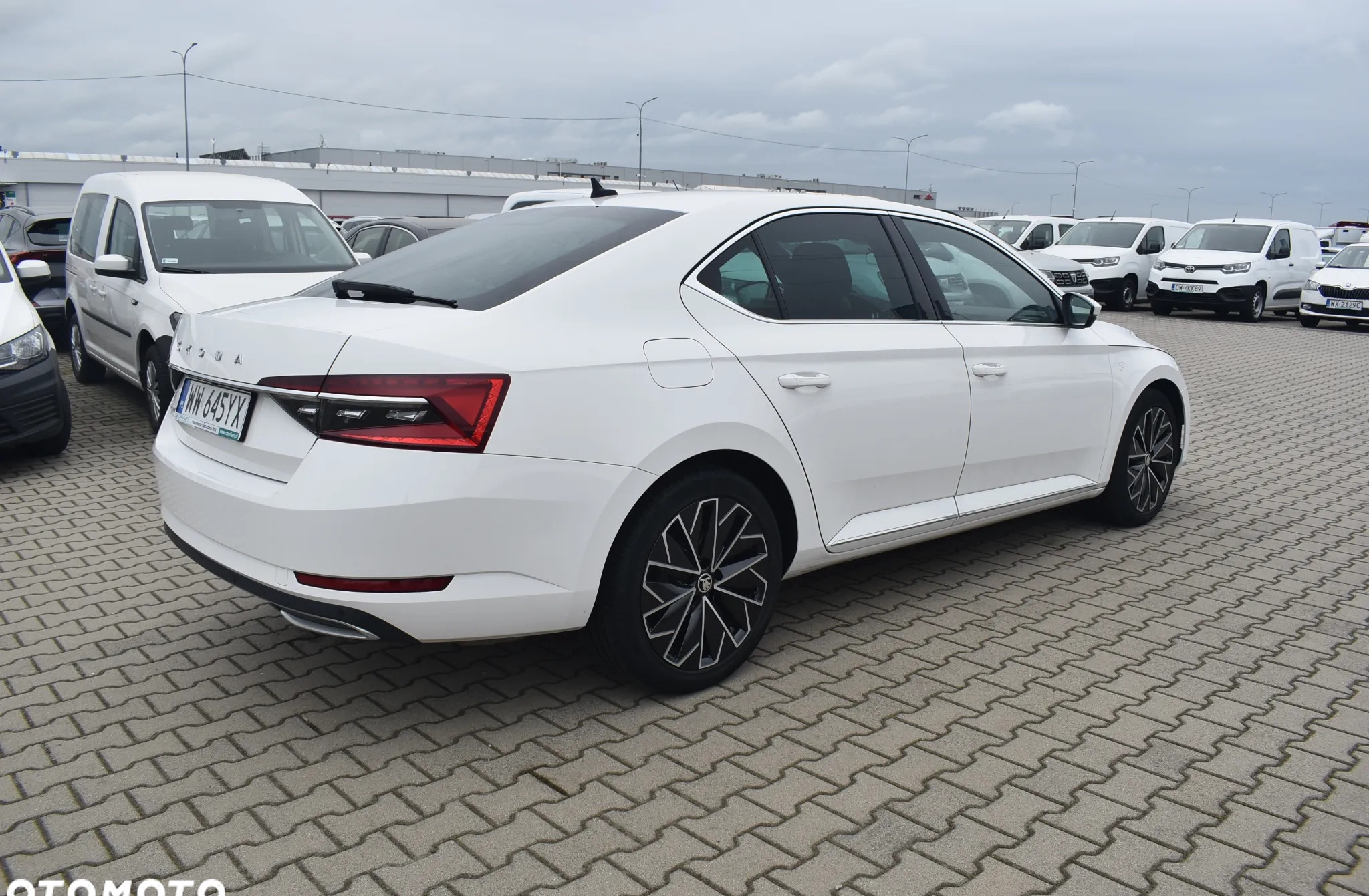 Skoda Superb cena 111200 przebieg: 143180, rok produkcji 2019 z Żukowo małe 781